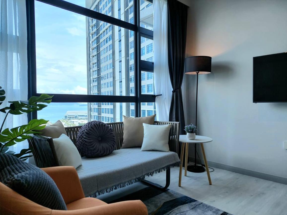 J'Stay Seaview Suite Jesselton Quay Кота-Кинабалу Экстерьер фото