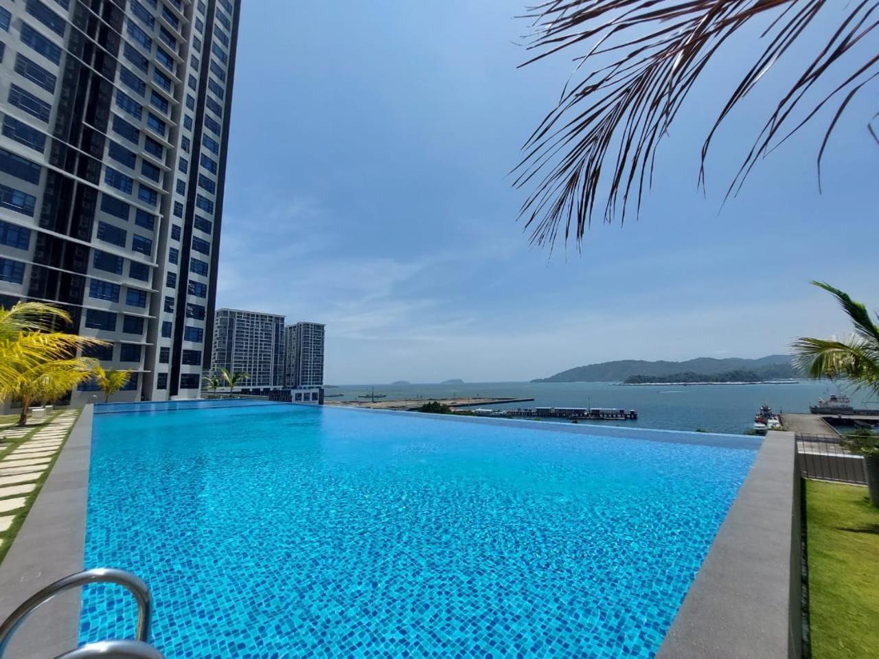 J'Stay Seaview Suite Jesselton Quay Кота-Кинабалу Экстерьер фото